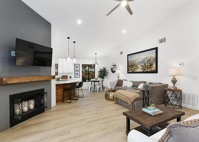 La Quinta Cove Retreat! Just Miles Away From Coachella & Stagecoach