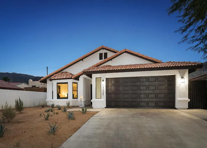 La Quinta Cove Retreat! Just Miles Away From Coachella & Stagecoach