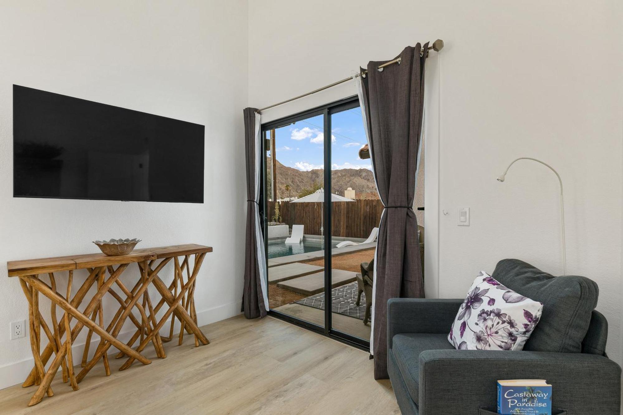 Cove Retreat! Just Miles Away From Coachella & Stagecoach La Quinta